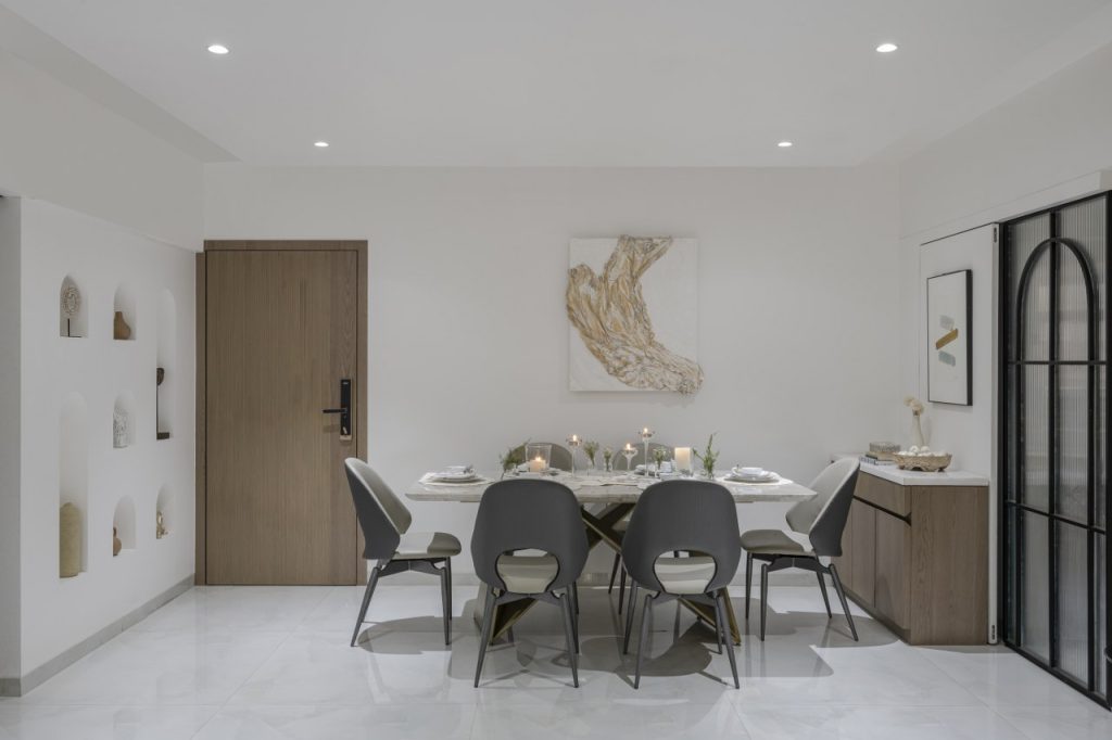 Residential dining lighting application